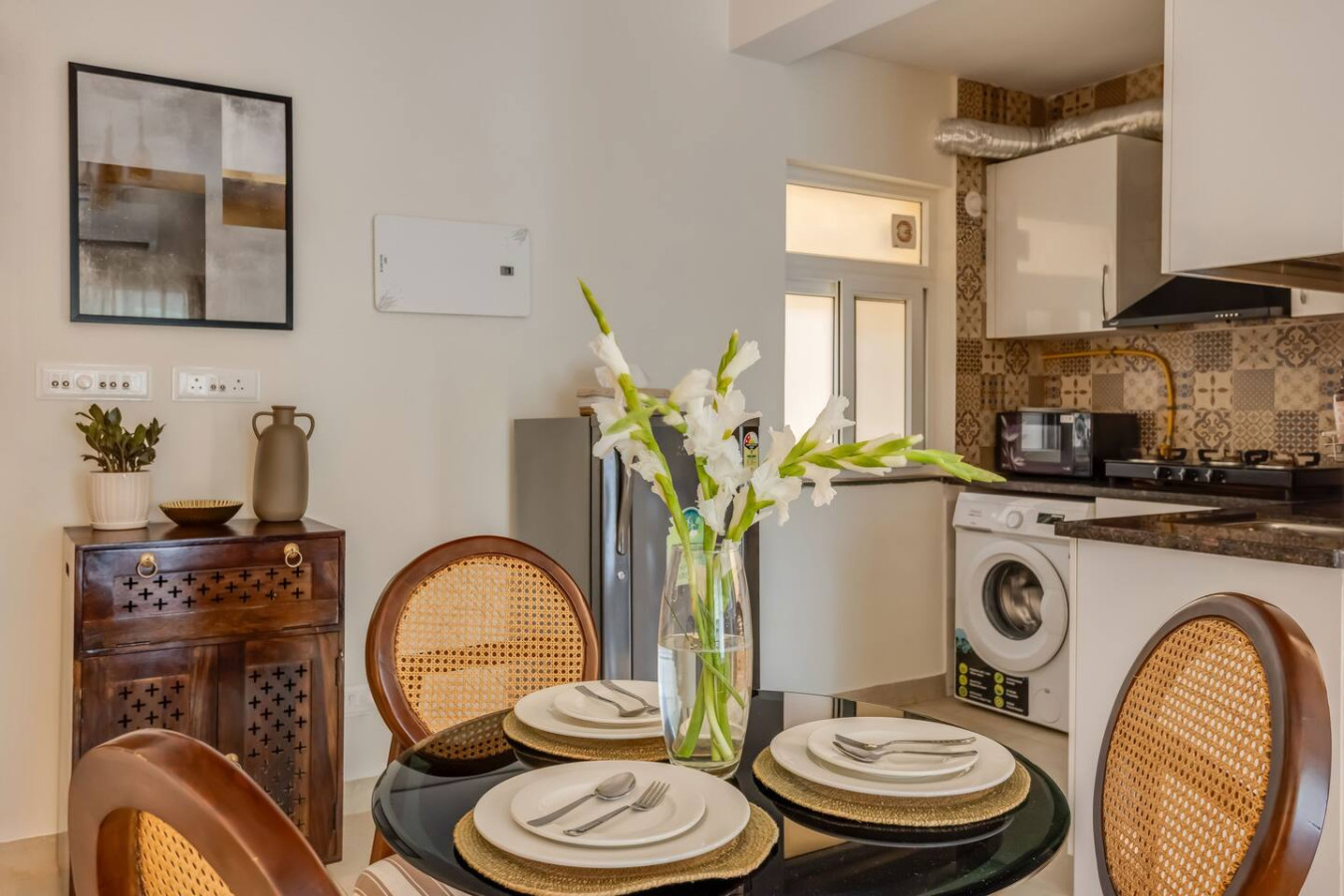 1BHK w Balcony and Pool - 5 mins to Candolim Beach - 24