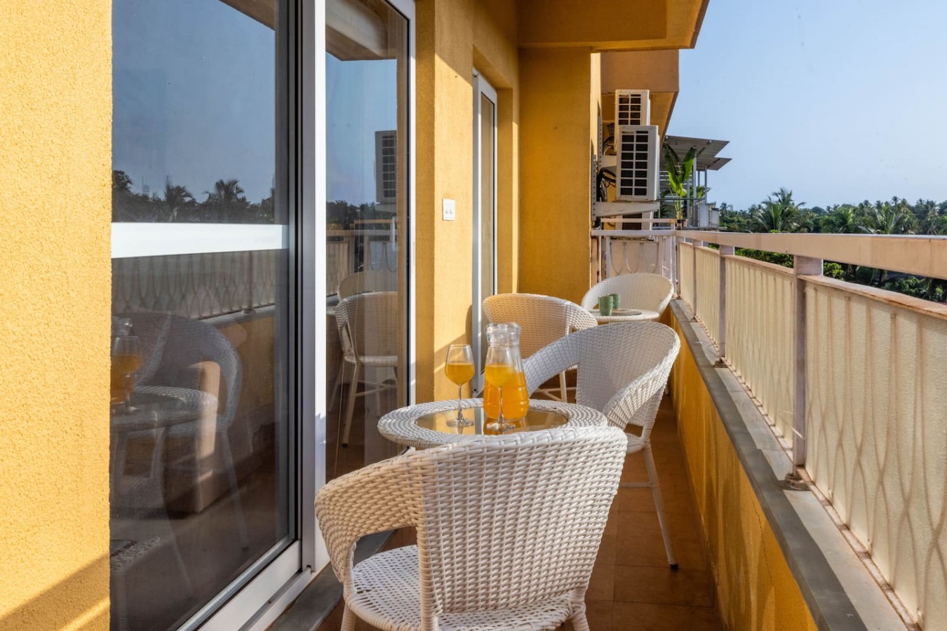 Modern 2BHK w Balcony & Pool near Candolim Beach - 22