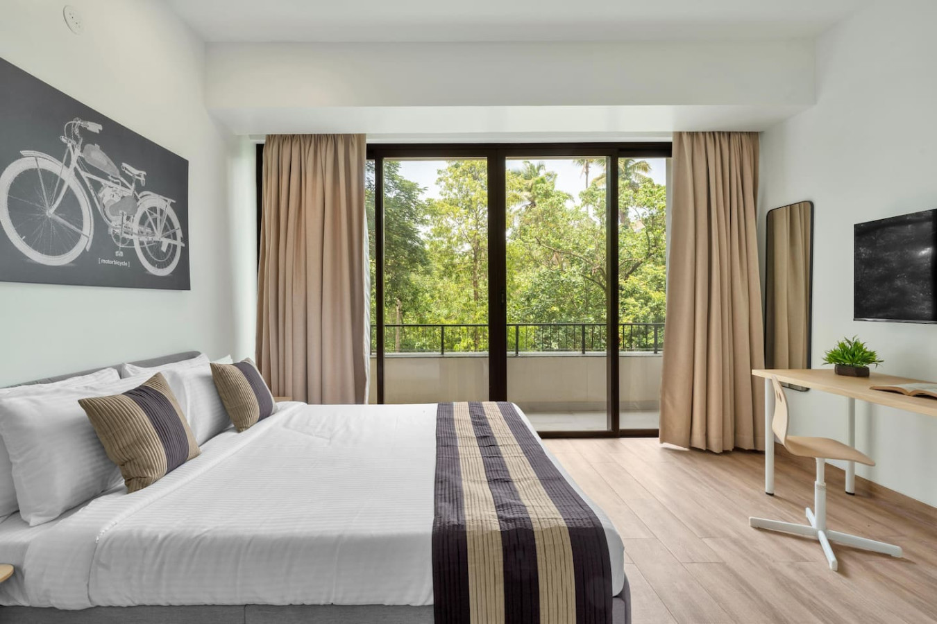 Spacious 3-BR Apartment with Pool in Candolim - 27