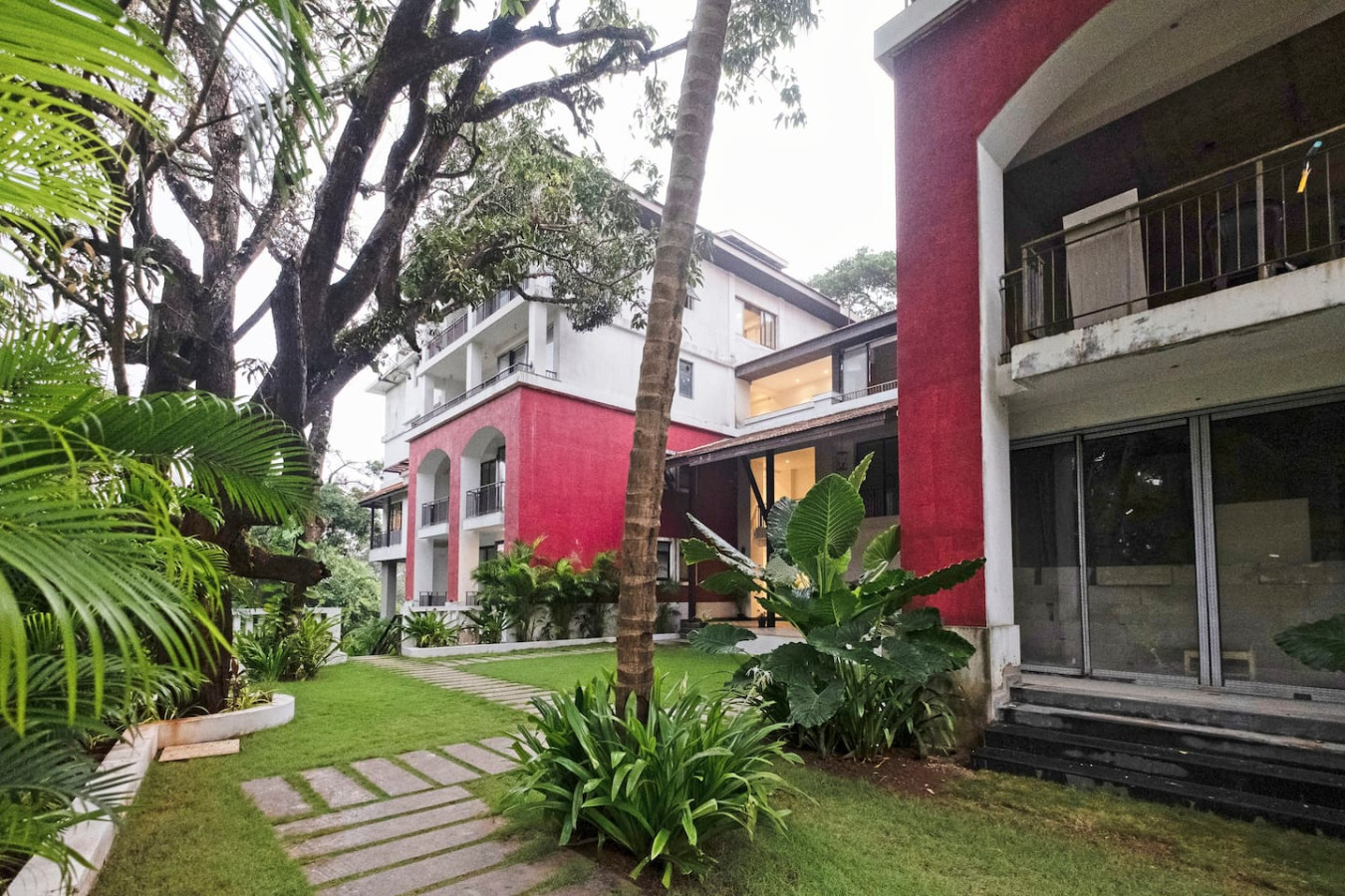 Spacious 3-BR Apartment with Pool in Candolim - 57