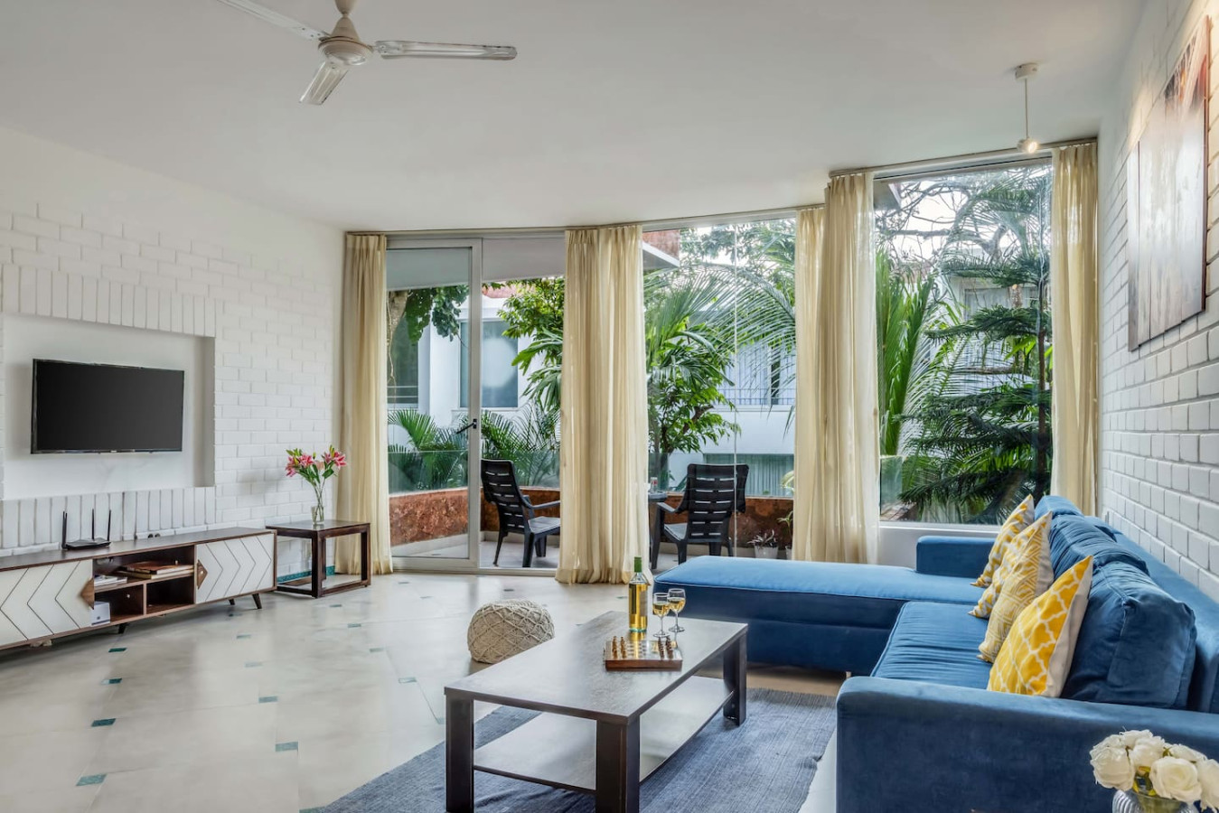 Chic 2BHK with Rooftop Pool near Coco Beach - 26