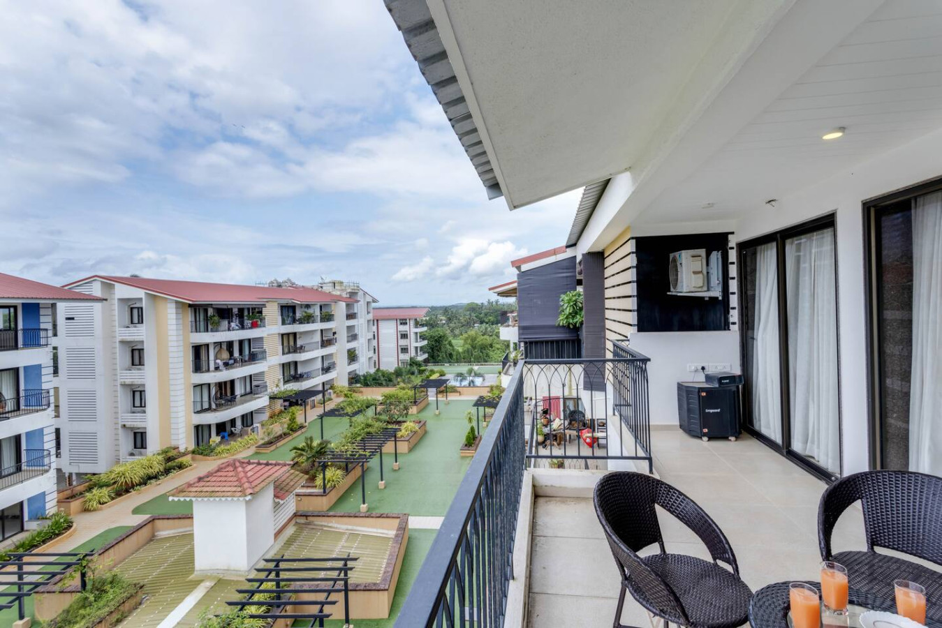 1BR w Sauna & Common Pool, Less than 2km to beach - 48