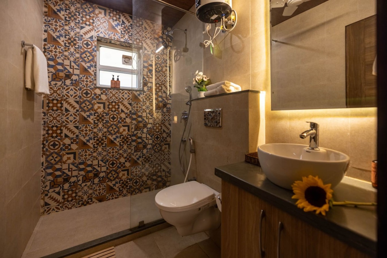 Modern 2BHK w Balcony & Pool near Candolim Beach - 16
