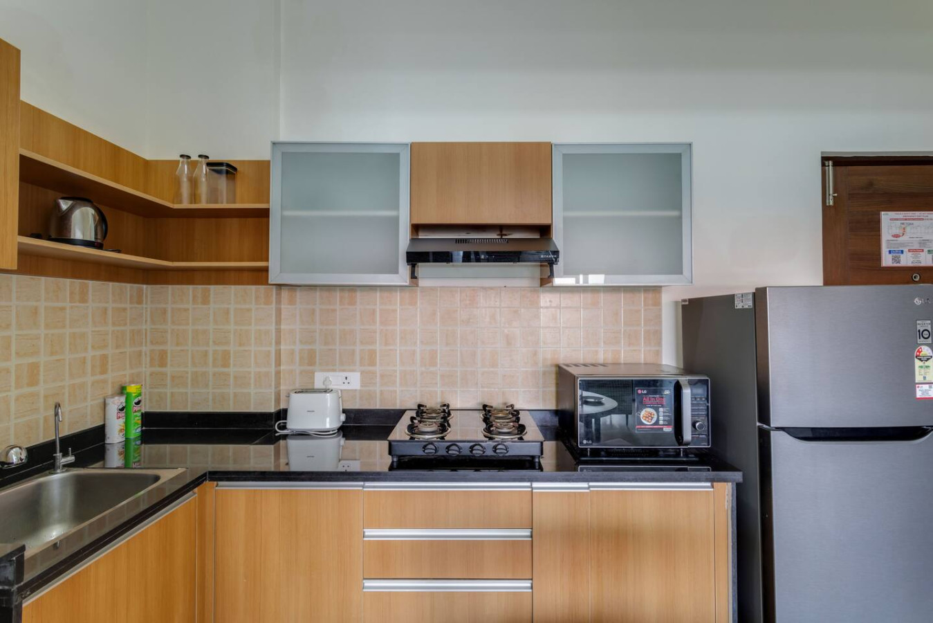 1BR w Sauna & Common Pool, Less than 2km to beach - 32