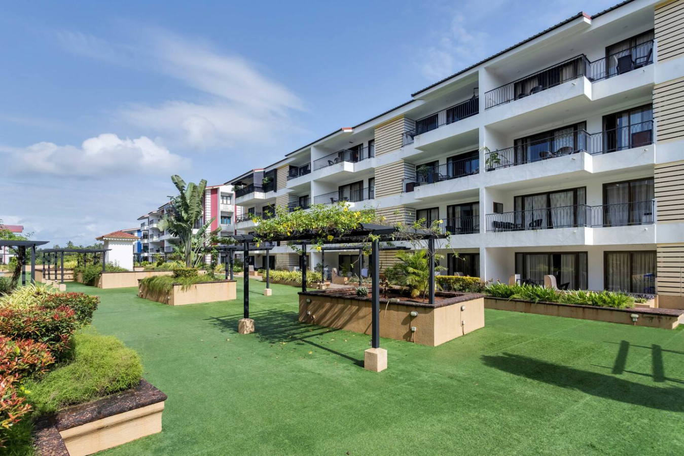 1BR w Sauna & Common Pool, Less than 2km to beach - 84
