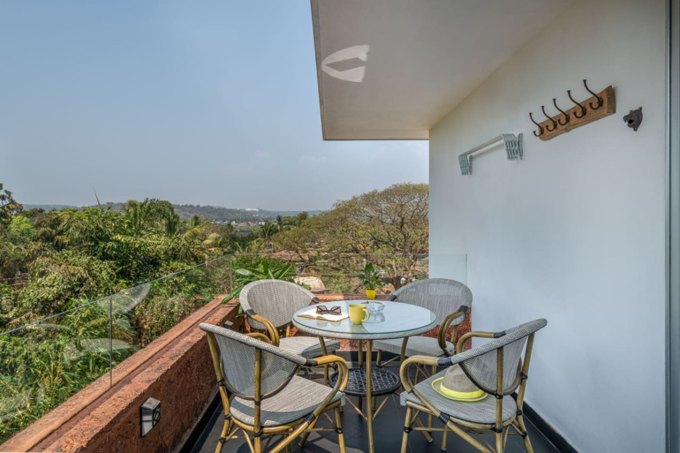 El Arbol by Hireavilla-2BR w Rooftop Pool in Nerul - 24