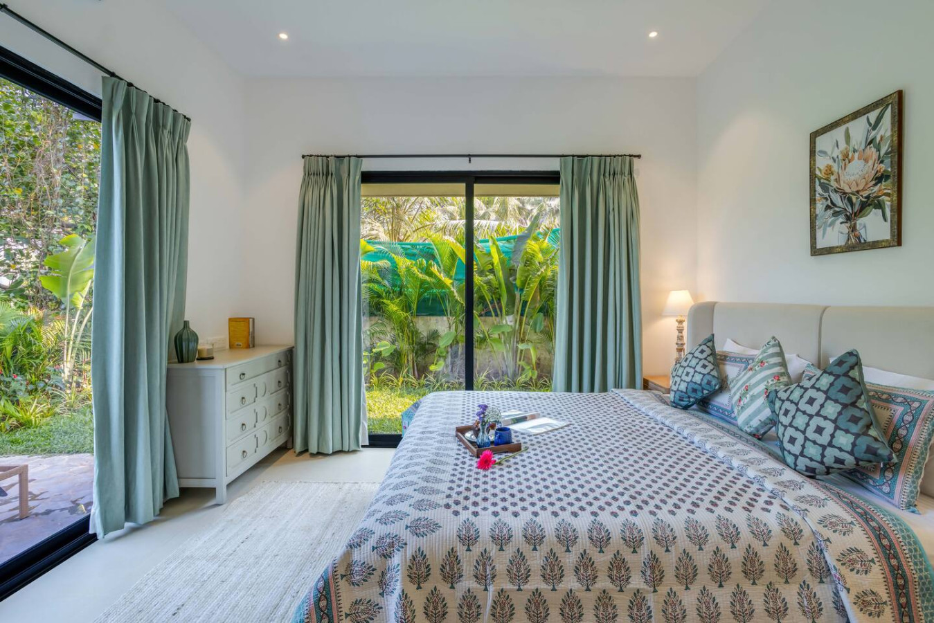 Modern 2BHK w Private Plunge Pool & Lawn | Siolim - 16