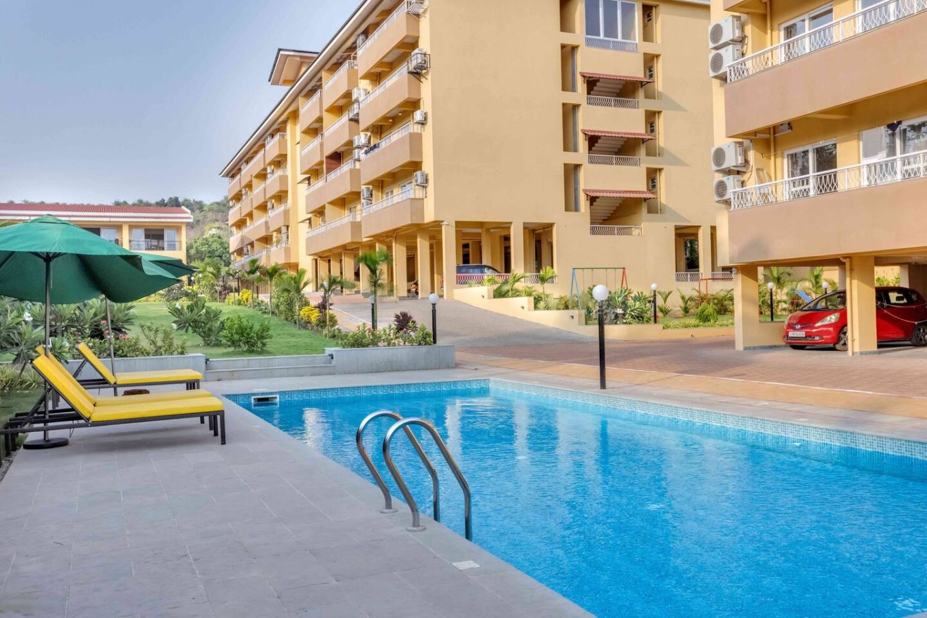 Modern 2BHK w Balcony & Pool near Candolim Beach - 24