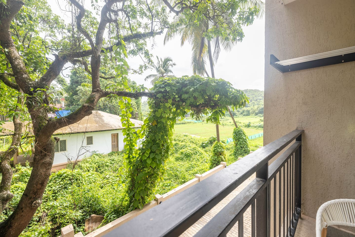 Cozy 2BR Candolim Escape | Pool, Gym & Hill Views - 13