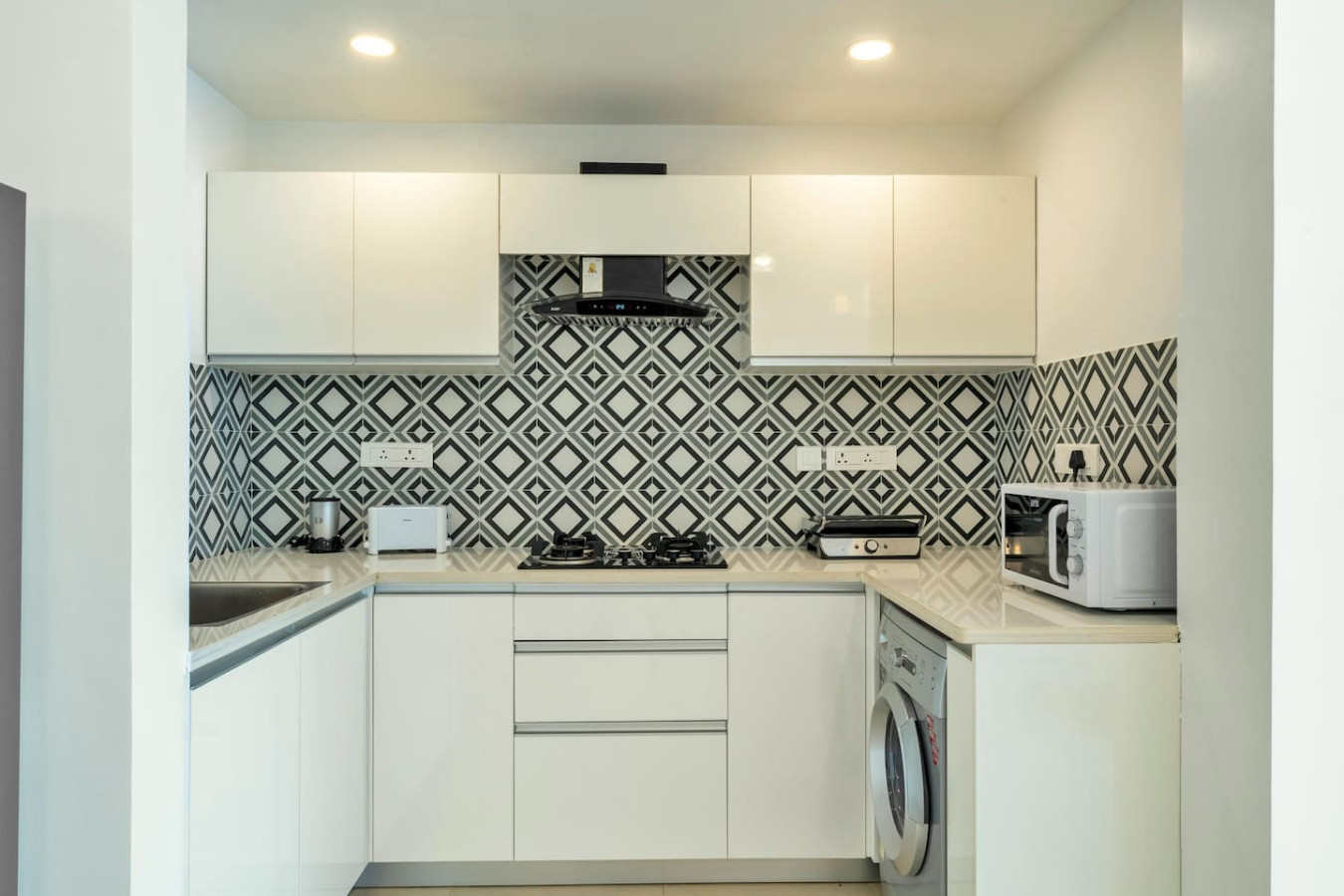 Spacious 3-BR Apartment with Pool in Candolim - 7