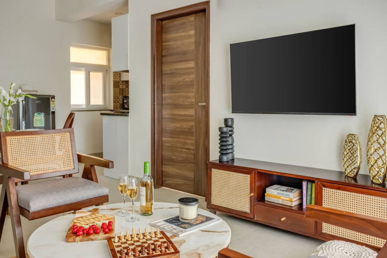 1BHK w Balcony and Pool - 5 mins to Candolim Beach - 22