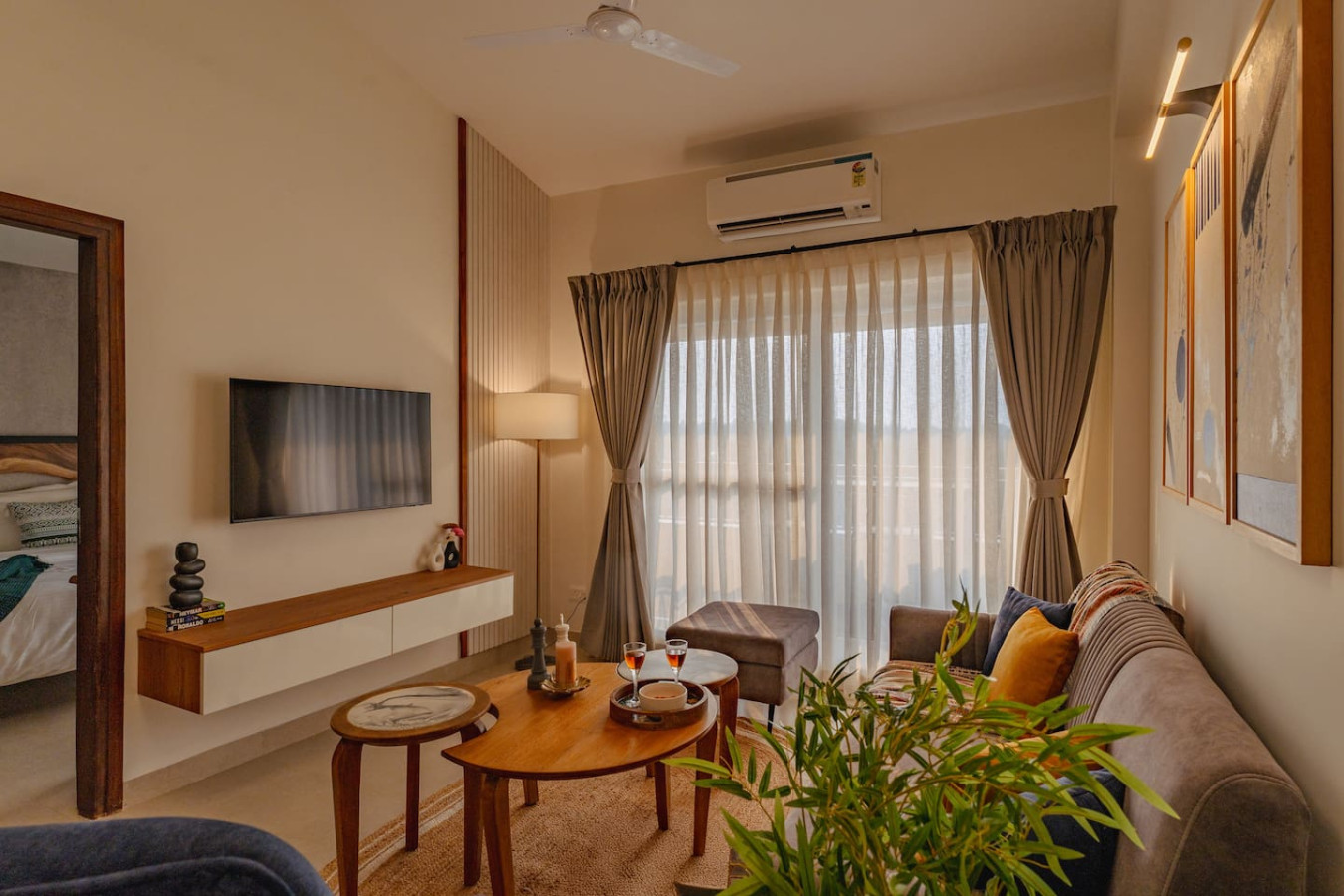 Spacious 2BR Apartment with Balcony near Candolim Beach - 2