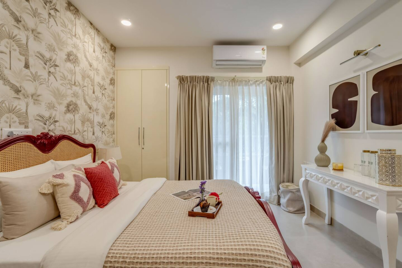1BHK w Balcony and Pool - 5 mins to Candolim Beach - 26
