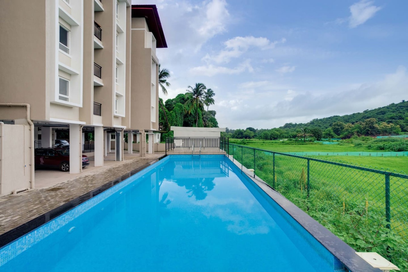 Elegant 2BR w/ Pool & Balcony near Candolim Beach - 27