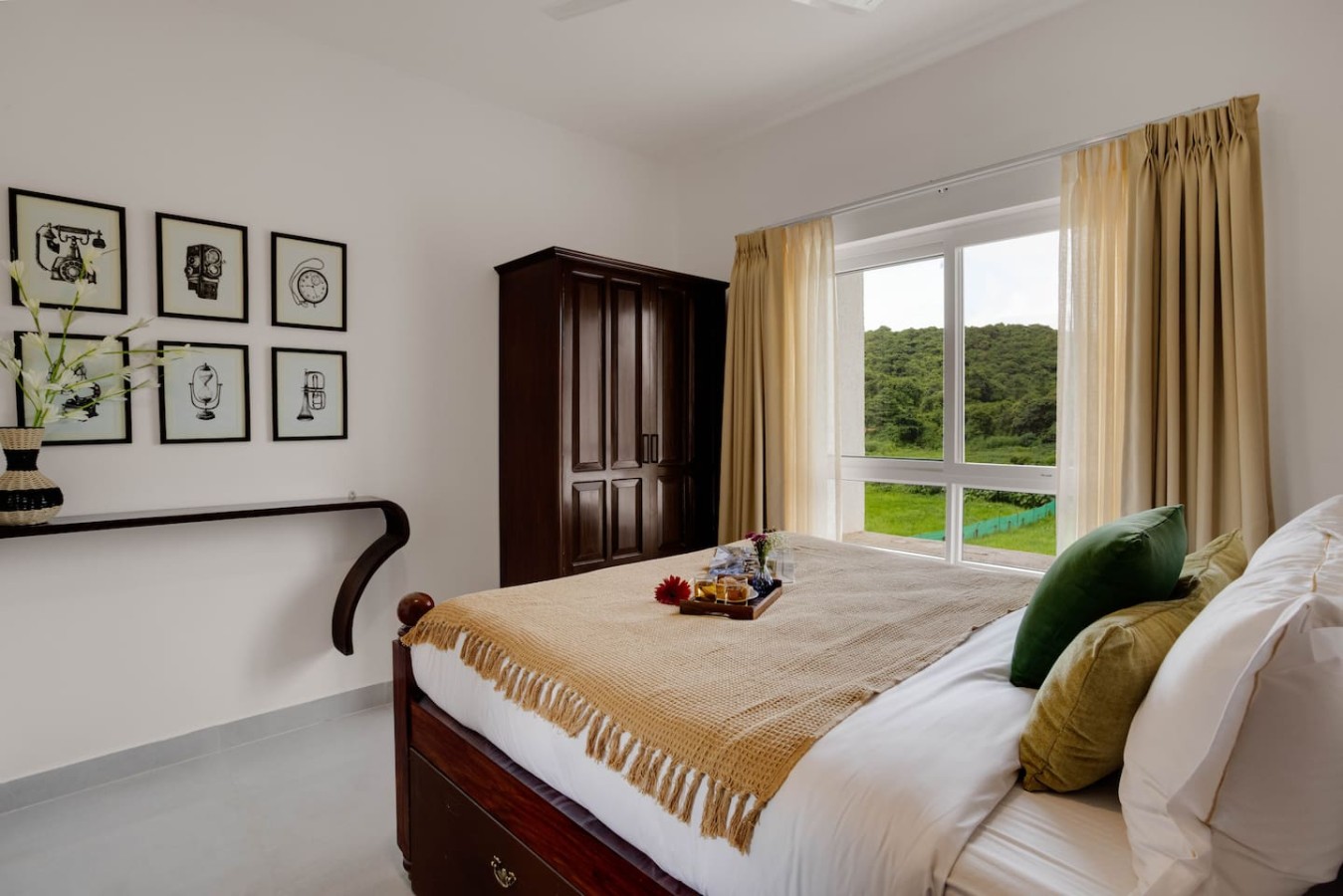 Elegant 2BR w/ Pool & Balcony near Candolim Beach - 3