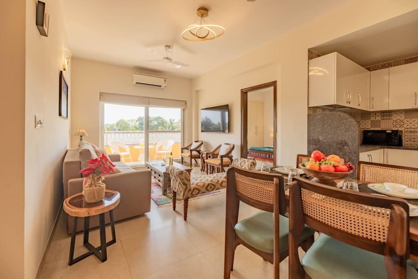 Modern 2BHK w Balcony & Pool near Candolim Beach - 9