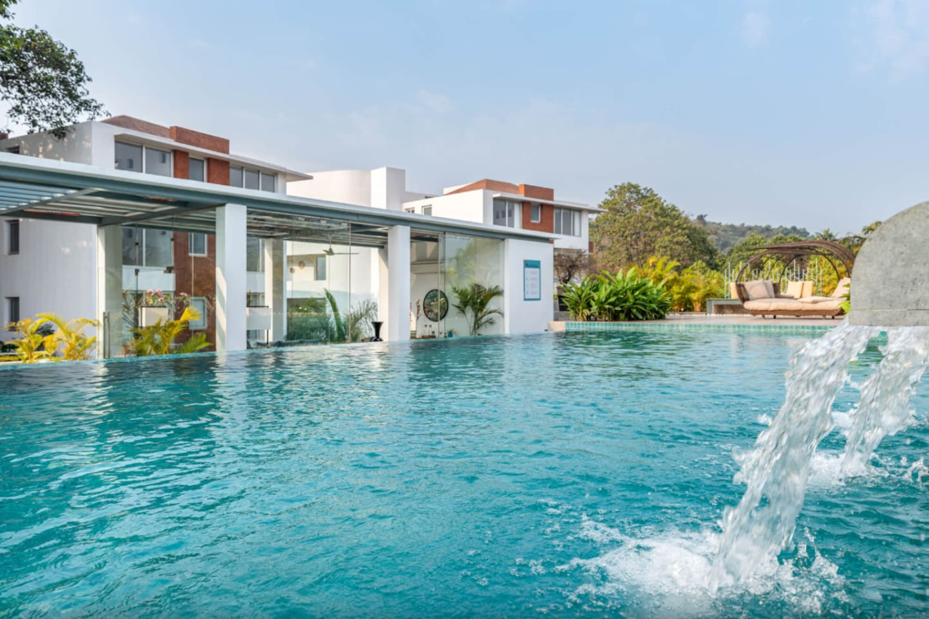 Chic 2BHK with Rooftop Pool near Coco Beach - 54