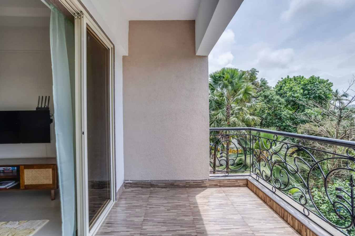 Cozy 1BHK w Pool in Arpora | 5 Mins to Baga Beach - 38