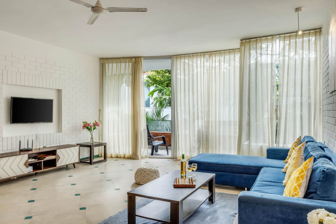 Chic 2BHK with Rooftop Pool near Coco Beach - 22