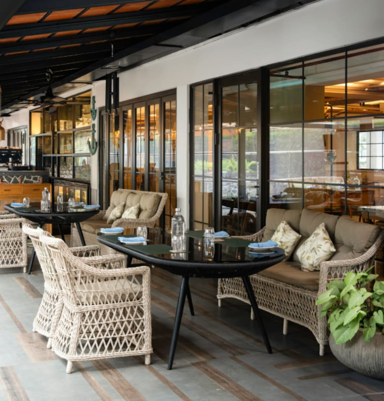 Hidden Gem | Luxe Suite w Pool View - 1km to Beach - 73