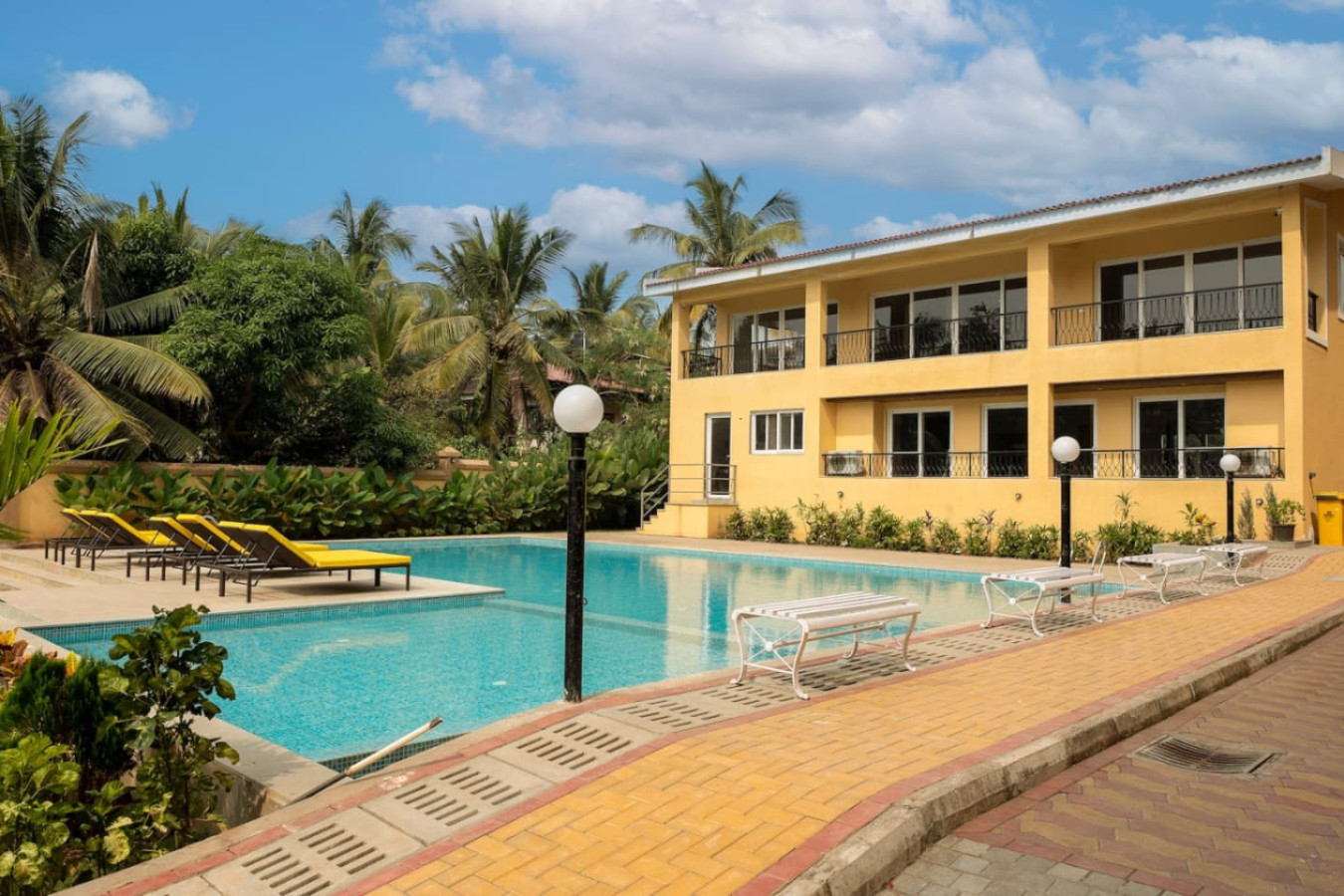 Spacious 2BR Apartment with Balcony near Candolim Beach - 46