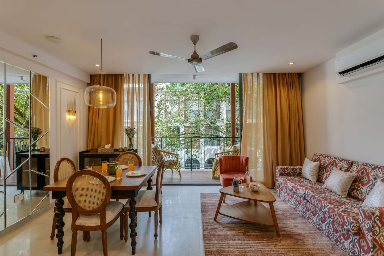 Hidden Gem | Luxe Suite w Pool View - 1km to Beach - 14