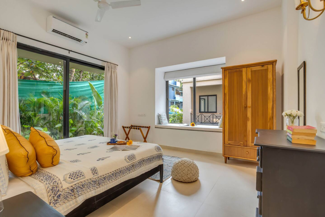 Modern 2BHK w Private Plunge Pool & Lawn | Siolim - 36