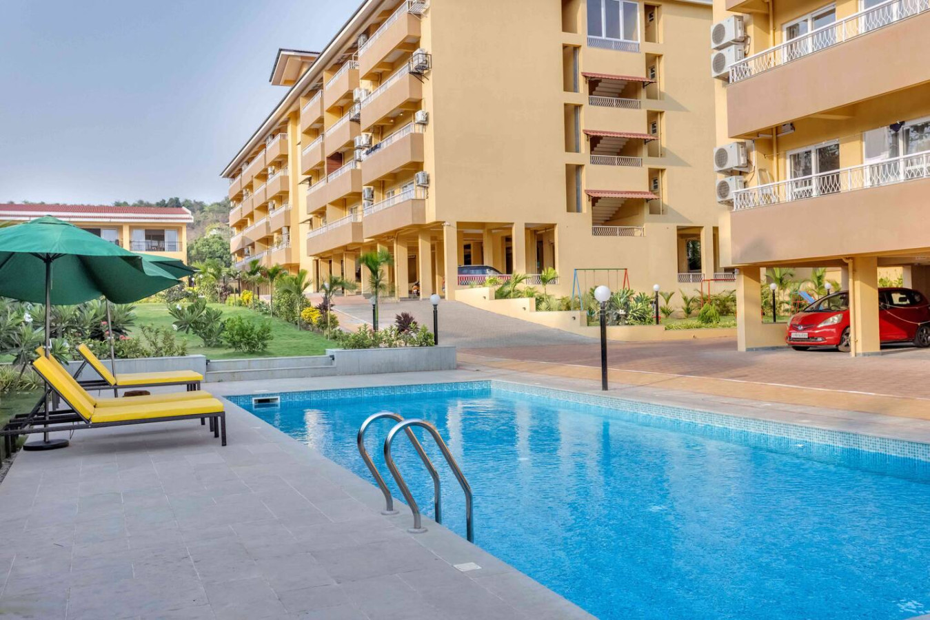 1BHK w Balcony and Pool - 5 mins to Candolim Beach - 38