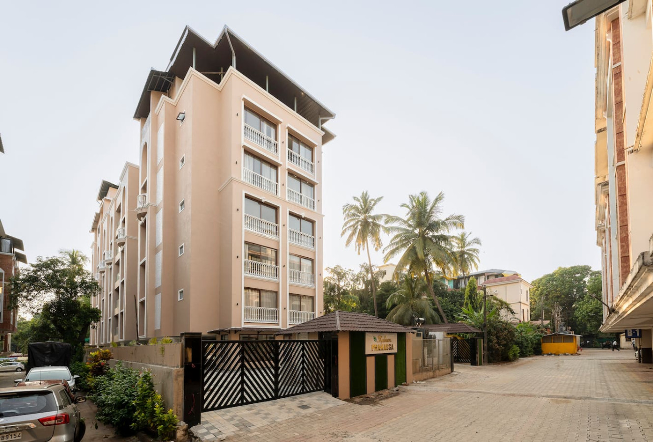 Stylish 1BR with Pool, 5 mins to Candolim Beach - 6