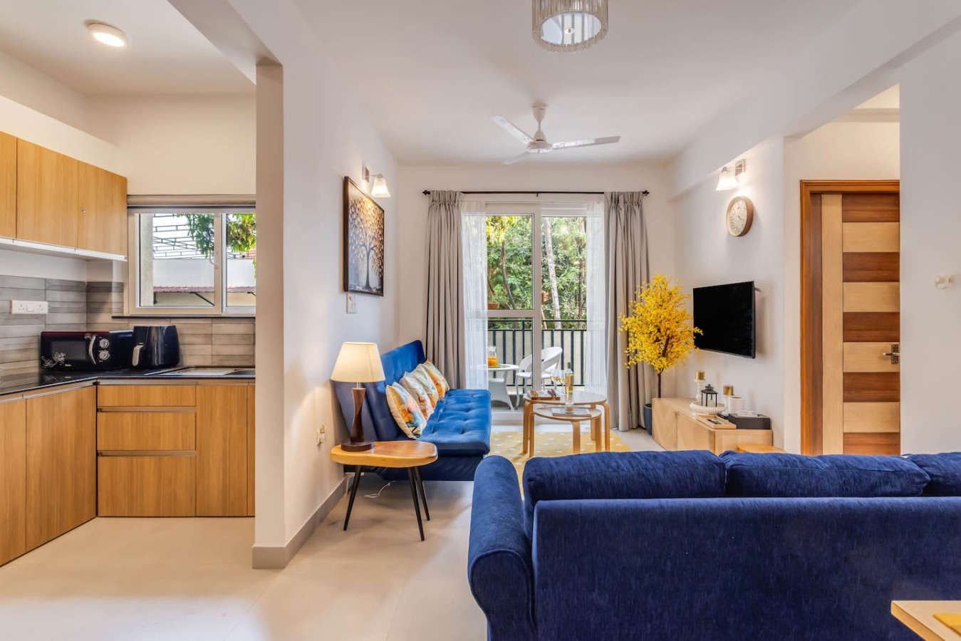 Prime Candolim 2BHK w Pool near Beach & Nightlife - 11