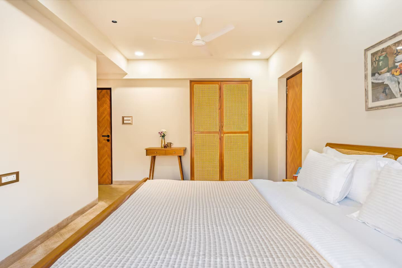 Chic 2BHK in Candolim | 5 Min to Beach, Pool & Gym - 56