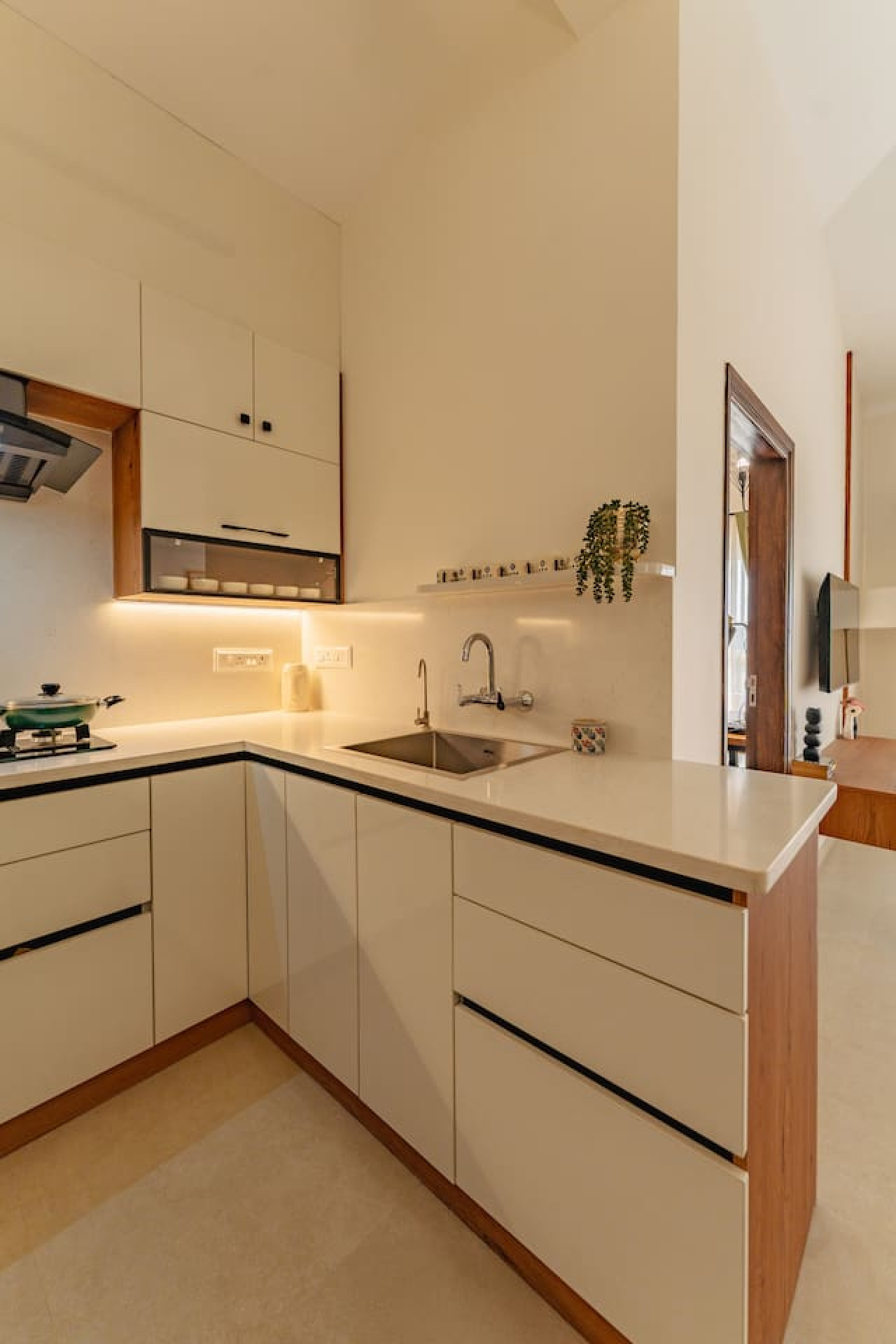 Spacious 2BR Apartment with Balcony near Candolim Beach - 34