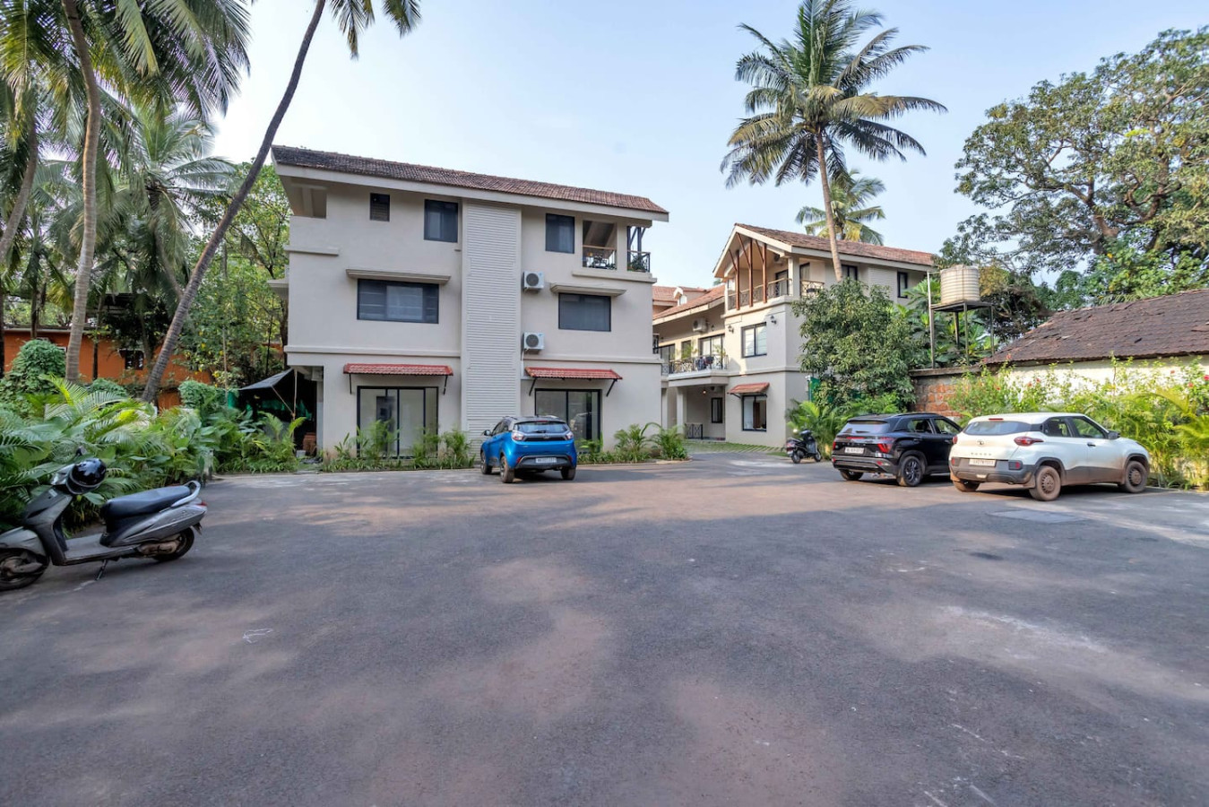 Modern 2BHK w Private Plunge Pool & Lawn | Siolim - 44