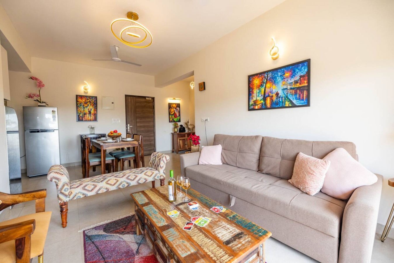 Modern 2BHK w Balcony & Pool near Candolim Beach - 1