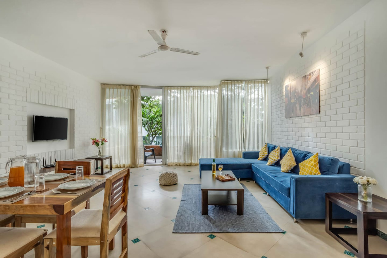 Chic 2BHK with Rooftop Pool near Coco Beach - 4