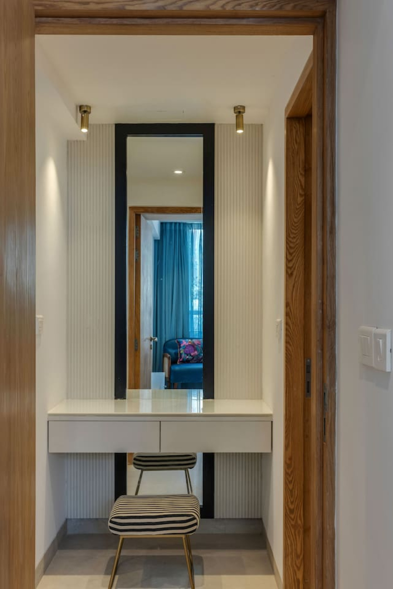 Hidden Gem | Luxe Suite w Pool View - 1km to Beach - 40