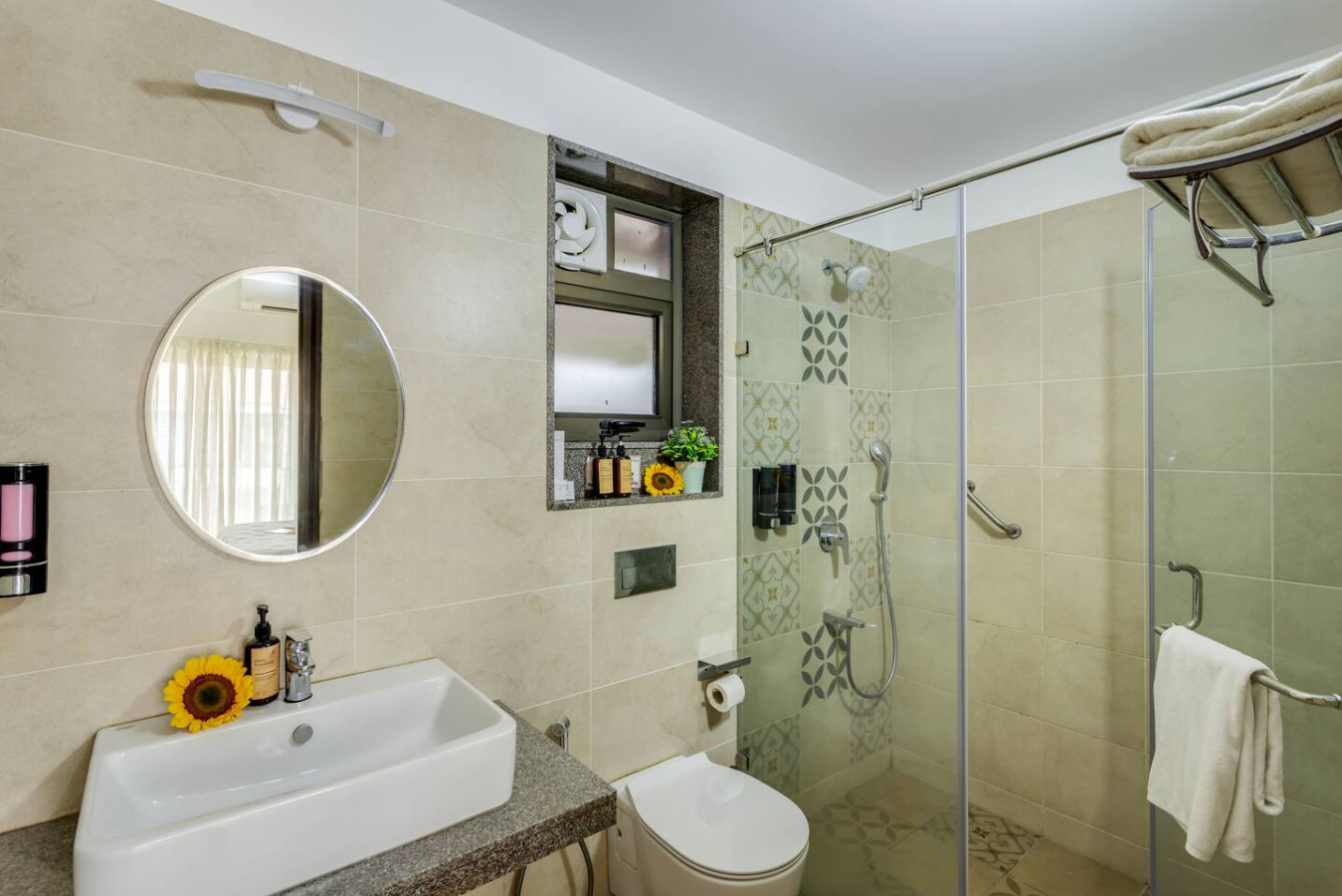 1BR w Sauna & Common Pool, Less than 2km to beach - 56