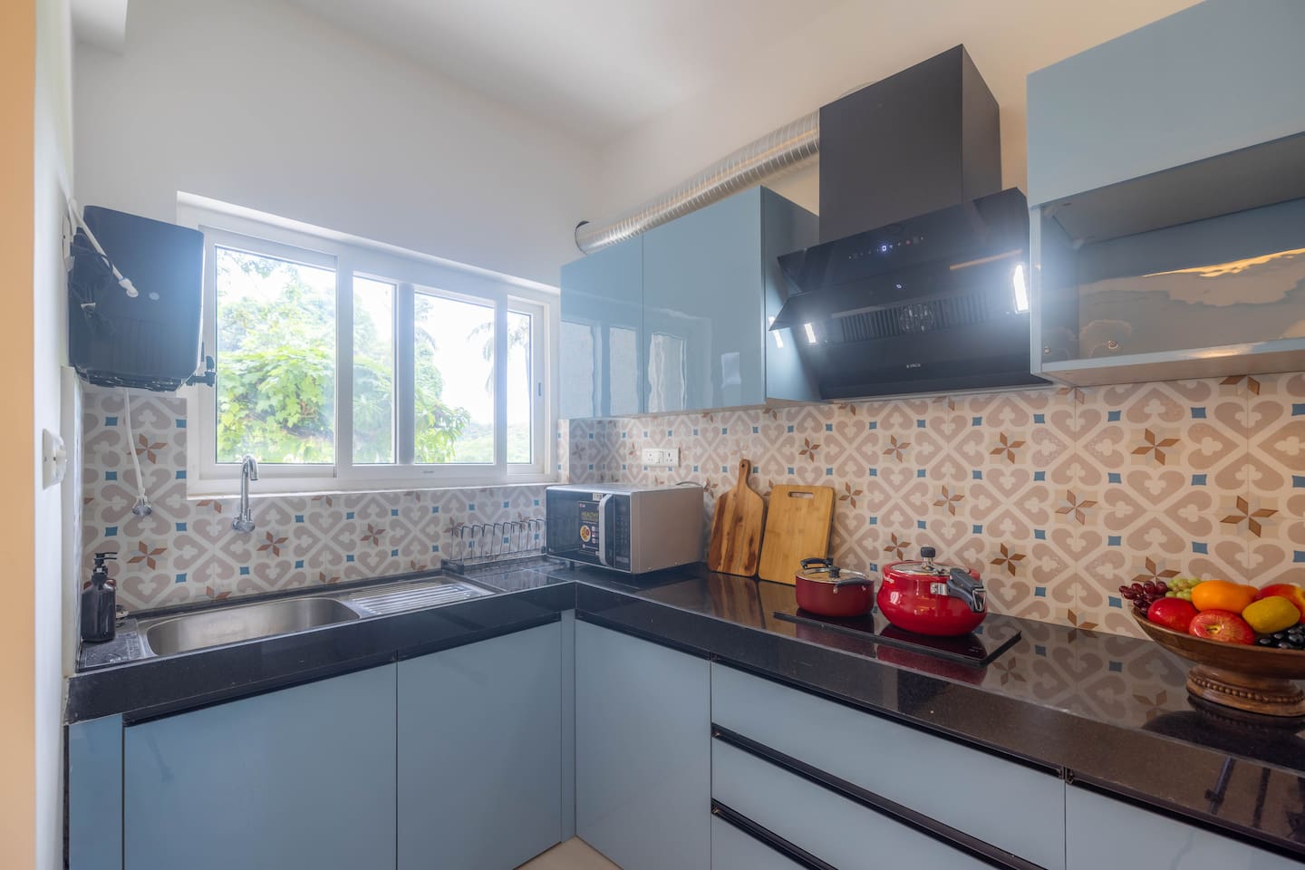 Cozy 2BR Candolim Escape | Pool, Gym & Hill Views - 12