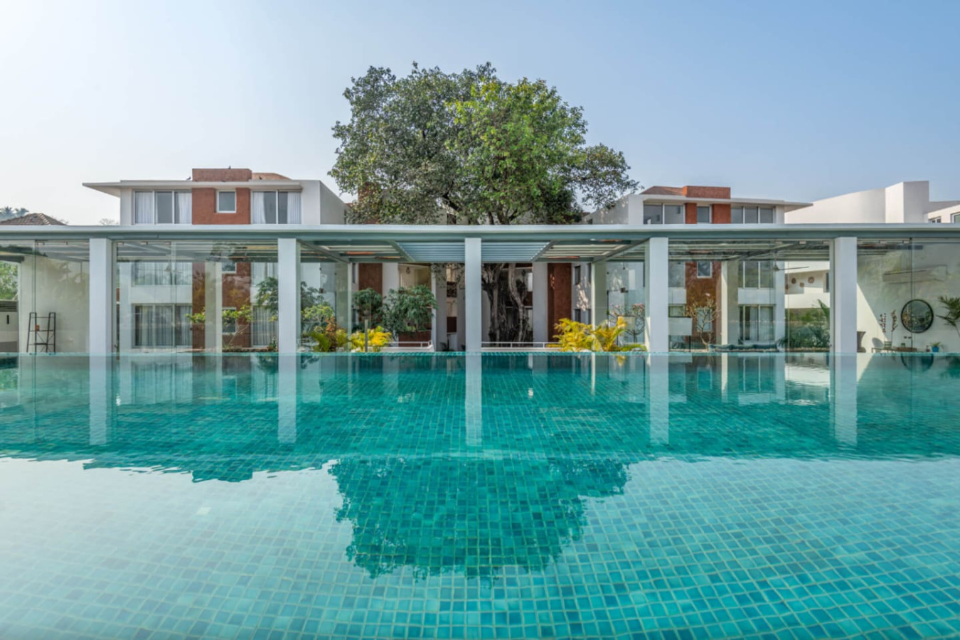 Chic 2BHK with Rooftop Pool near Coco Beach - 2
