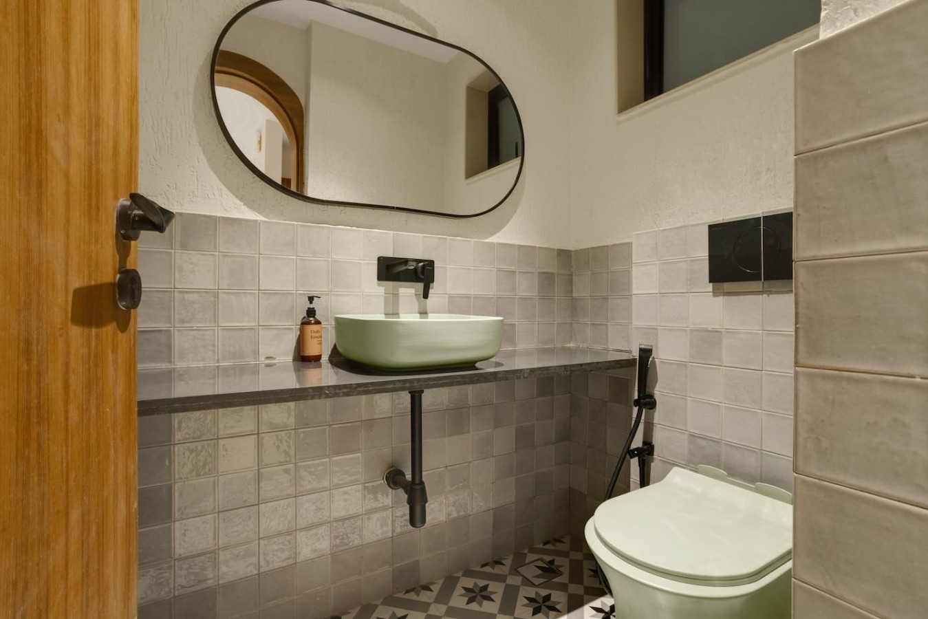 Modern 1BHK with Rooftop Pool Near Candolim Beach - 37