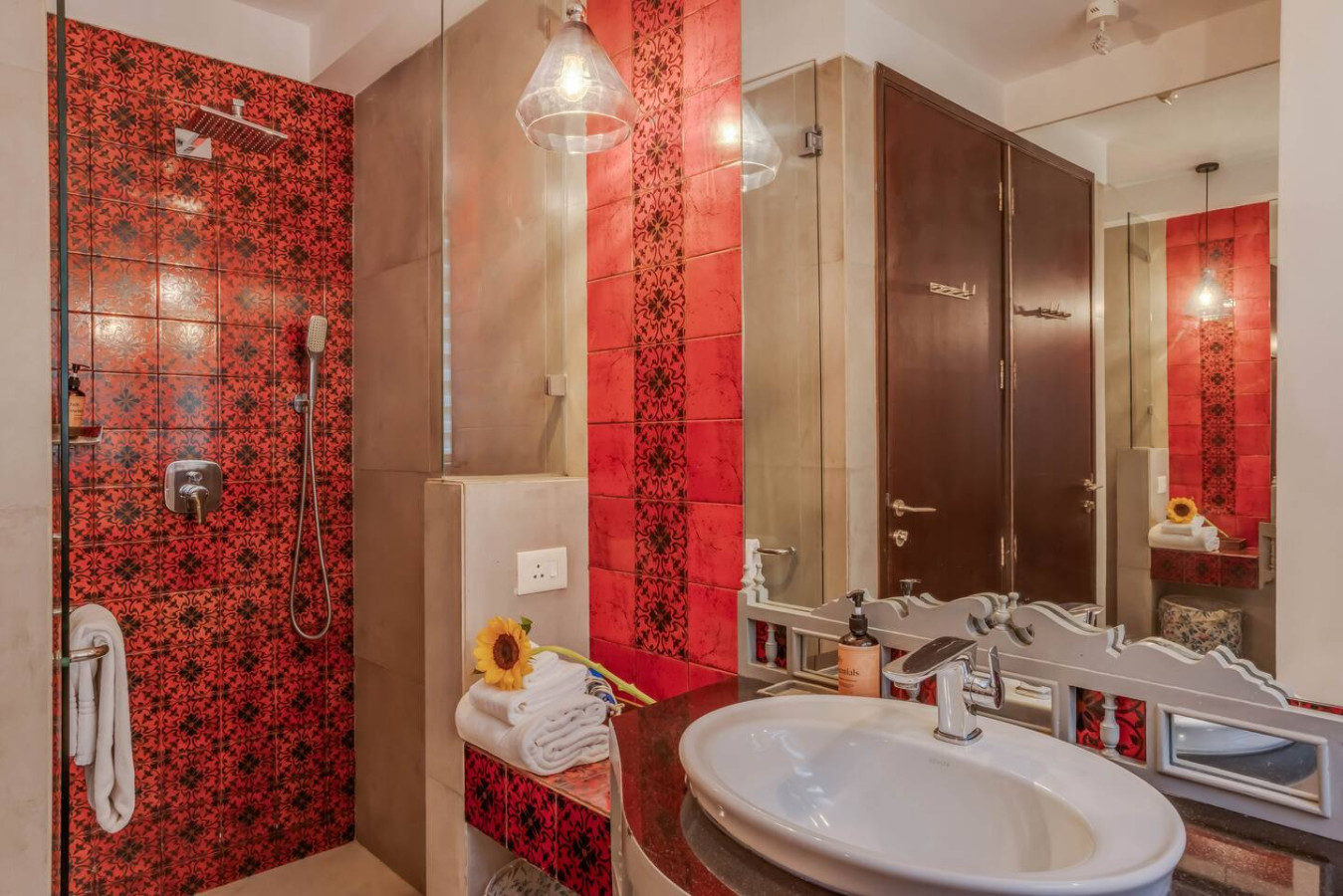 Chic 2BHK with Rooftop Pool near Coco Beach - 46