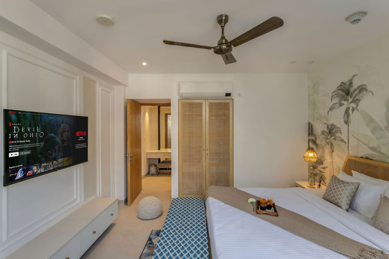 Hidden Gem | Luxe Suite w Pool View - 1km to Beach - 34