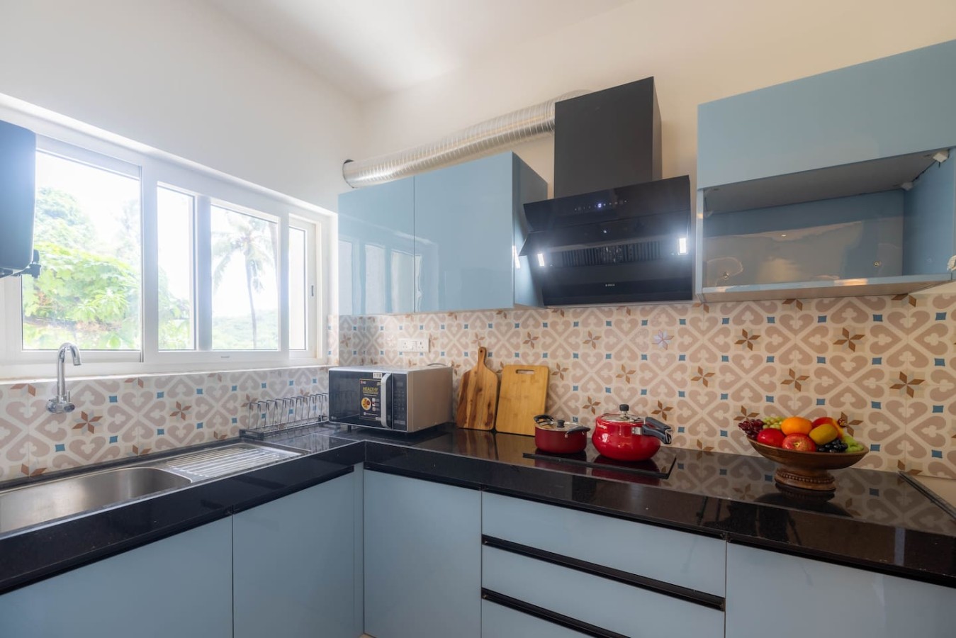Cozy 2BR Candolim Escape | Pool, Gym & Hill Views - 15