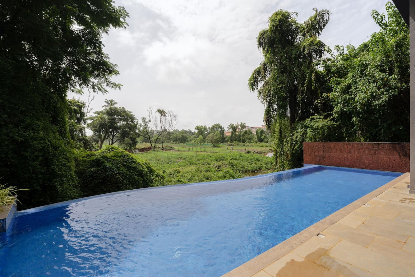 Spacious 3-BR Apartment with Pool in Candolim - 50