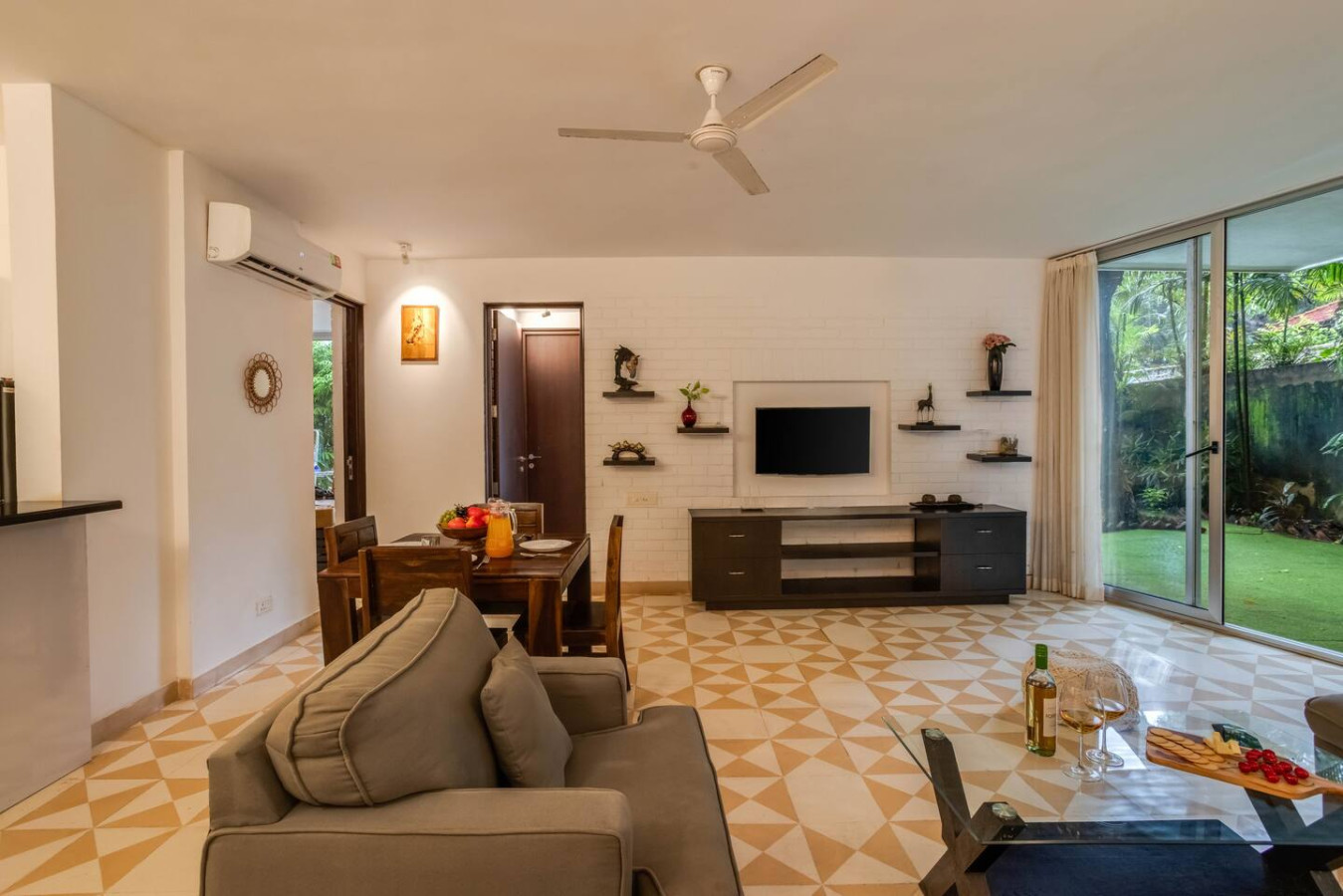 Modern 2BHK w Pool Access | 5km to Coco Beach - 14
