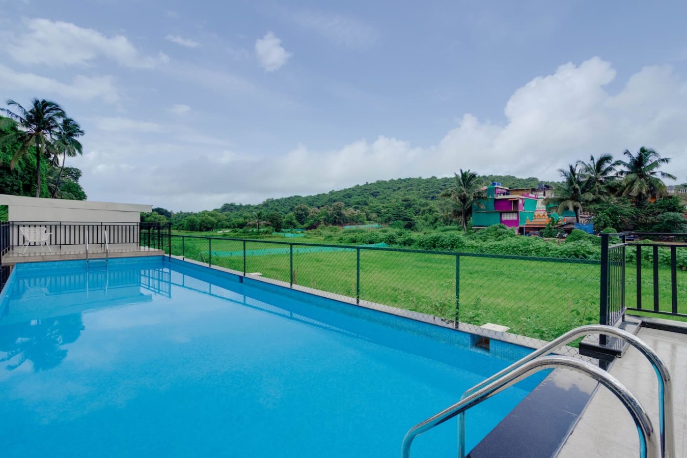 Elegant 2BR w/ Pool & Balcony near Candolim Beach - 7