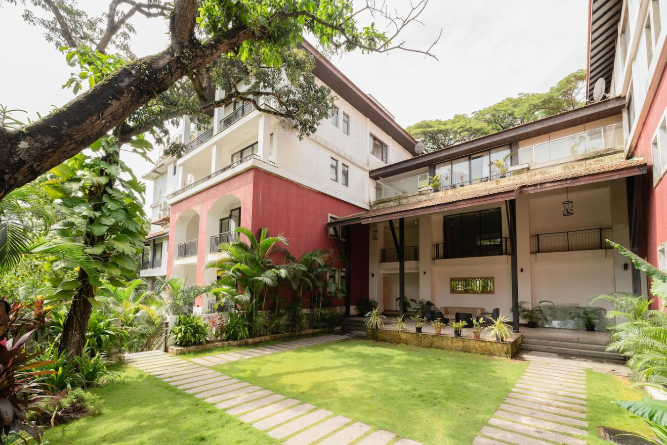 Spacious 3-BR Apartment with Pool in Candolim - 59