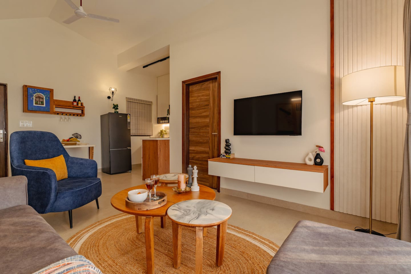 Spacious 2BR Apartment with Balcony near Candolim Beach - 40
