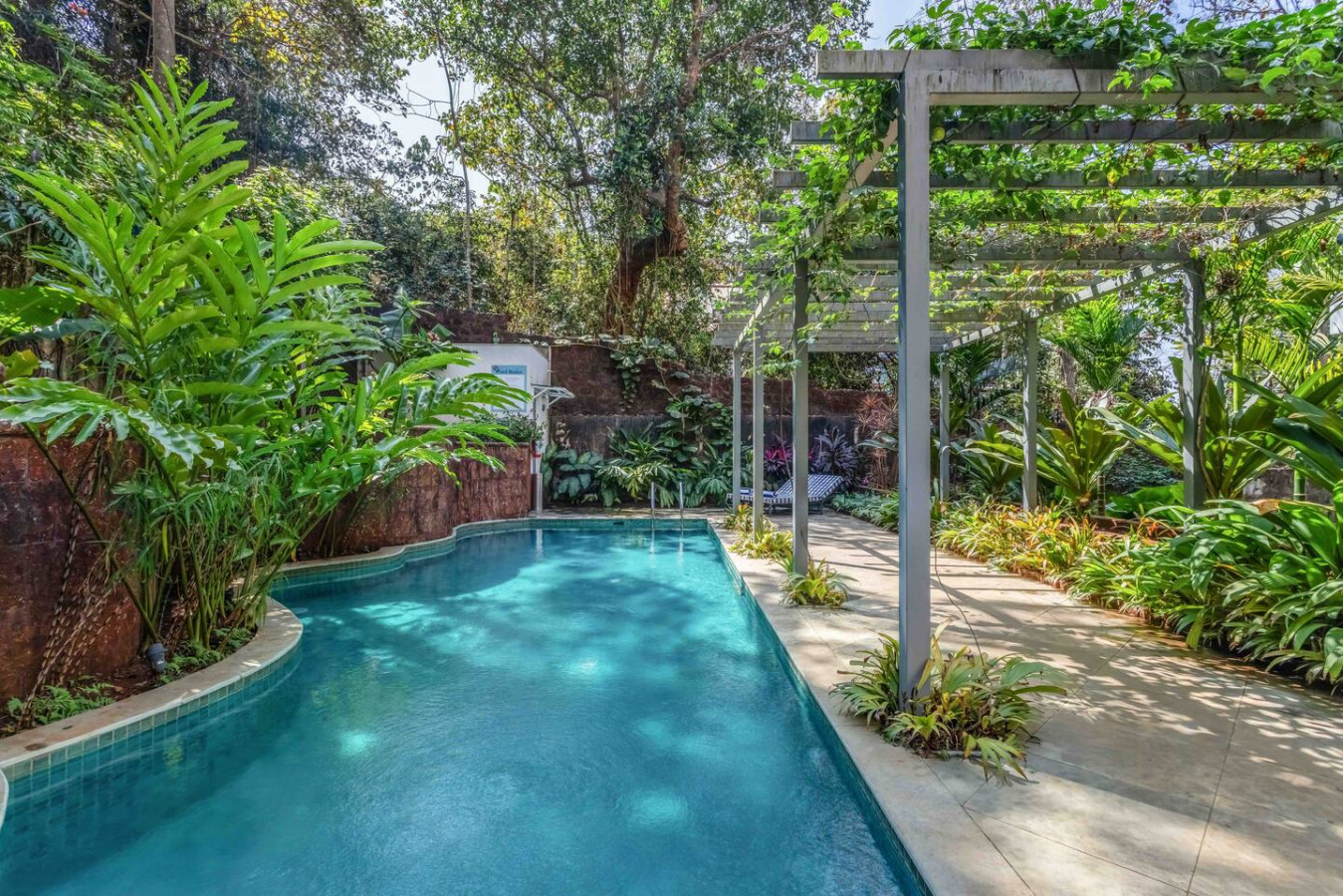 Stylish 2BR w Pool near Candolim and Coco Beach - 10