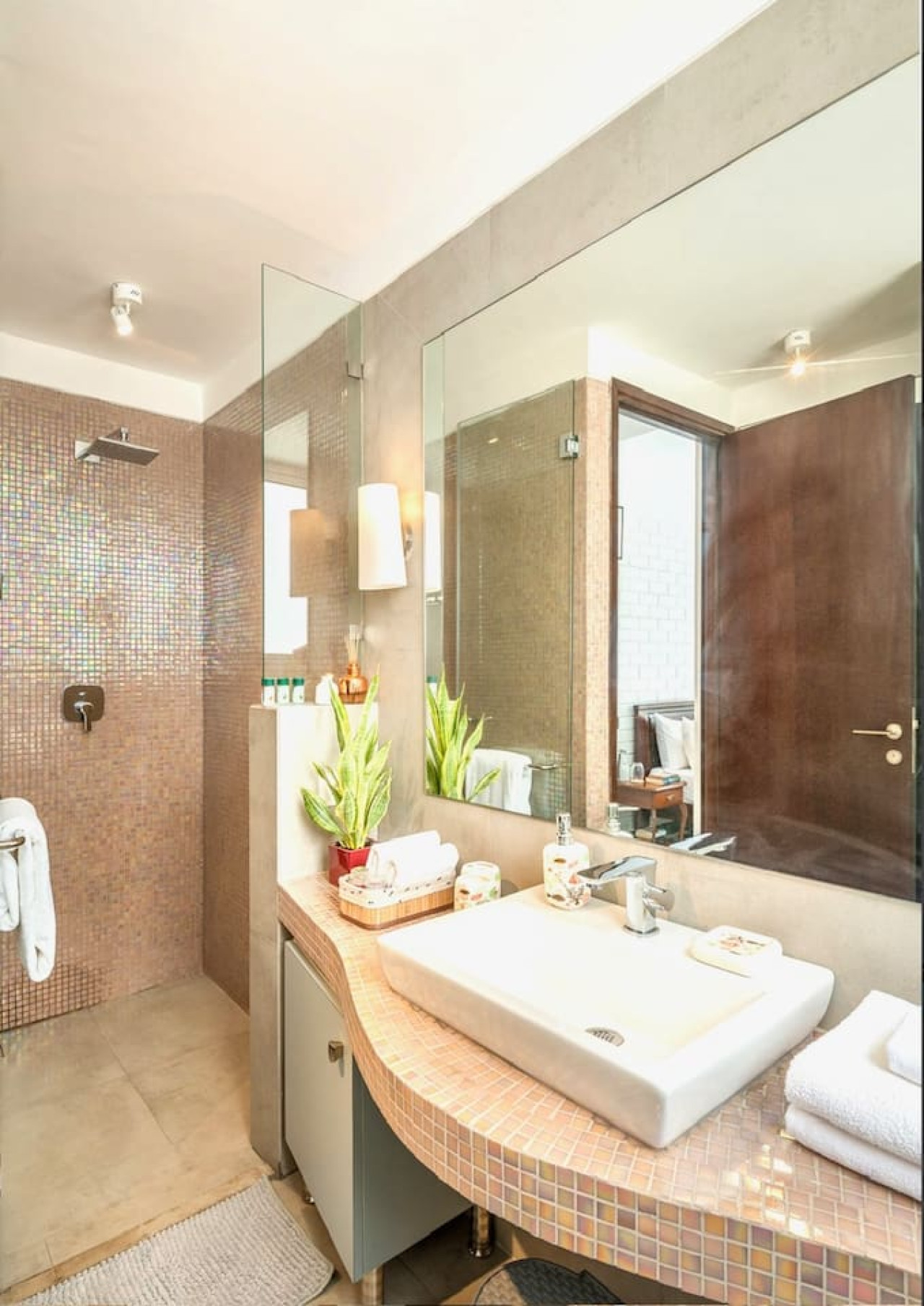 Modern Tropical 2BHK | Near Beach | Pool & Garden - 20